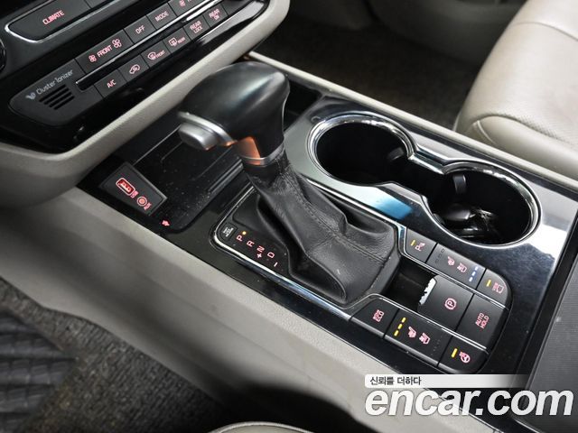 Kia Carnival 9-Seater Noblesse Special 2020 — фото 9