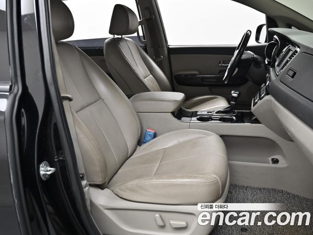 Kia Carnival 9-Seater Noblesse Special 2020 — фото 10