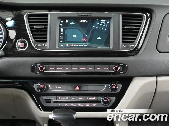 Kia Carnival 9-Seater Noblesse Special 2020 — фото 18