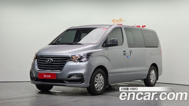Hyundai Grand Starex Van 5-Seater Modern 2019 — фото 1