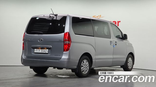 Hyundai Grand Starex Van 5-Seater Modern 2019 — фото 2