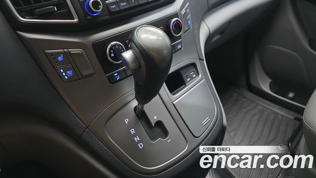 Hyundai Grand Starex Van 5-Seater Modern 2019 — фото 9