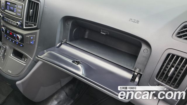 Hyundai Grand Starex Van 5-Seater Modern 2019 — фото 16