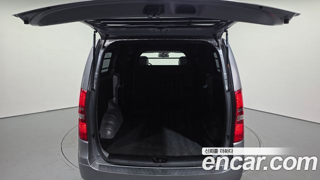 Hyundai Grand Starex Van 5-Seater Modern 2019 — фото 20