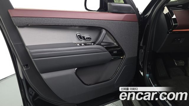 Land Rover Range Rover Sport (III) P550E Dynamic HSE 2025 — фото 30