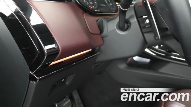 Land Rover Range Rover Sport (III) P550E Dynamic HSE 2025 — фото 34