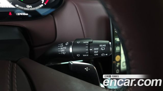 Land Rover Range Rover Sport (III) P550E Dynamic HSE 2025 — фото 36