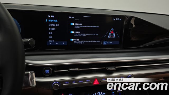 Hyundai Grandeur (GN7) 2,5 Gasoline 2WD Exclusive 2023 — фото 15