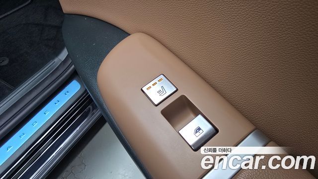 Hyundai Grandeur (GN7) 2,5 Gasoline 2WD Exclusive 2023 — фото 19