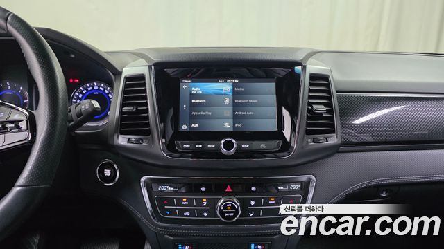 KG Mobility (SsangYong) Rexton Sports Khan Diesel 2.2 2WD Prestige 2021 — фото 14