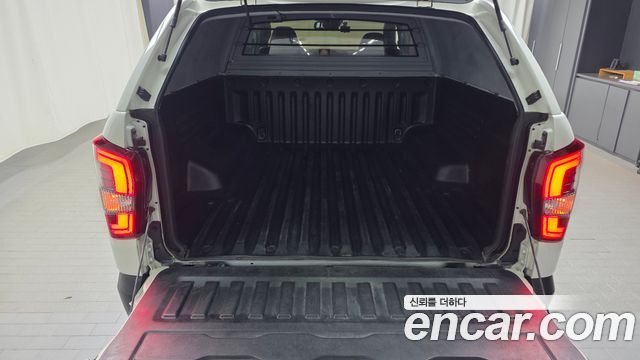 KG Mobility (SsangYong) Rexton Sports Khan Diesel 2.2 2WD Prestige 2021 — фото 20