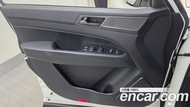 KG Mobility (SsangYong) Rexton Sports Khan Diesel 2.2 2WD Prestige 2021 — фото 24