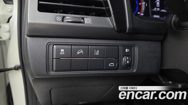 KG Mobility (SsangYong) Rexton Sports Khan Diesel 2.2 2WD Prestige 2021 — фото 29