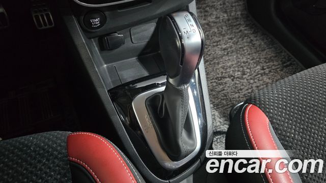 Renault Korea Clio Intens 2018 — фото 9