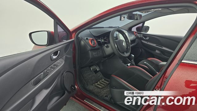 Renault Korea Clio Intens 2018 — фото 10