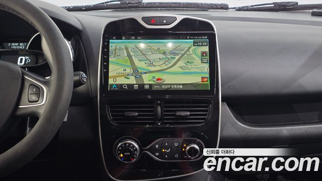 Renault Korea Clio Intens 2018 — фото 14