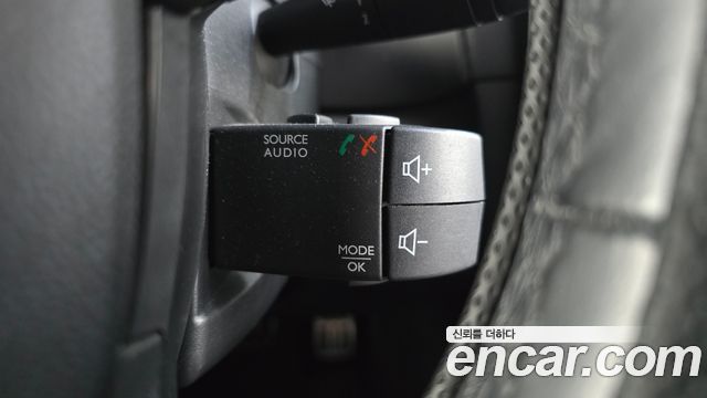 Renault Korea Clio Intens 2018 — фото 18