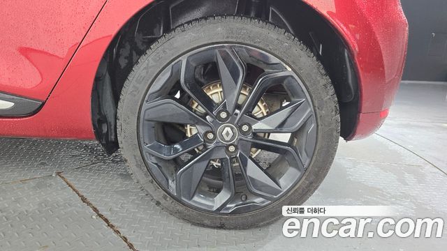 Renault Korea Clio Intens 2018 — фото 21