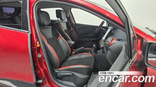 Renault Korea Clio Intens 2018 — фото 26