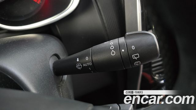 Renault Korea Clio Intens 2018 — фото 28