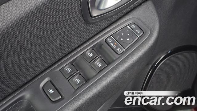 Renault Korea Clio Intens 2018 — фото 29