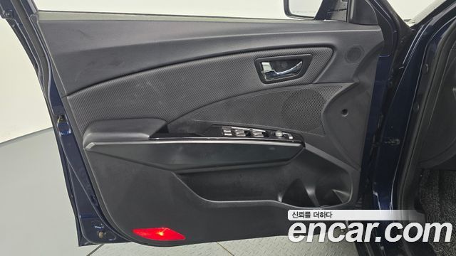 KG Mobility (SsangYong) Tivoli Air Diesel RX 4WD 2017 — фото 24