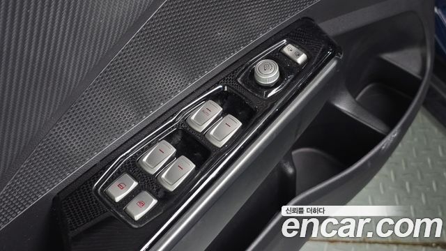 KG Mobility (SsangYong) Tivoli Air Diesel RX 4WD 2017 — фото 32