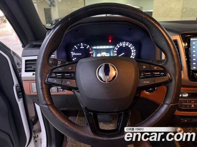 KG Mobility (SsangYong) Rexton Sports Khan Diesel 2.2 4WD Professional S (5-Link) 2019 — фото 10