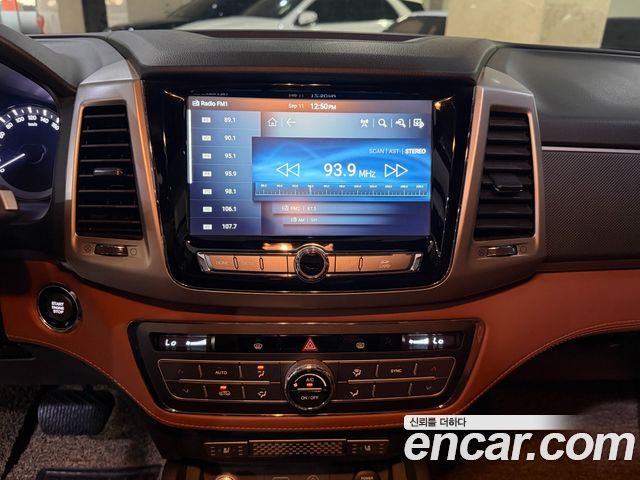 KG Mobility (SsangYong) Rexton Sports Khan Diesel 2.2 4WD Professional S (5-Link) 2019 — фото 16