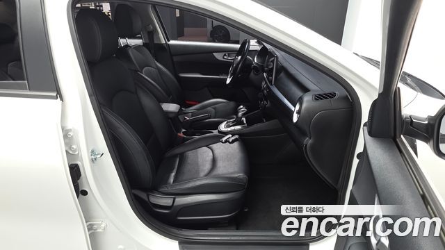 Kia K3 (II) 1.6 Prestige 2022 — фото 26