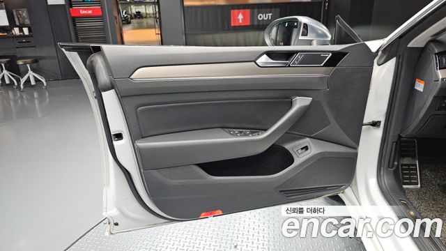 Volkswagen Arteon 2.0 TDI Prestige 2018 — фото 24
