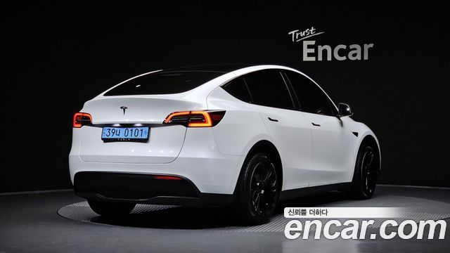 Tesla Model Y RWD 2024 — фото 2