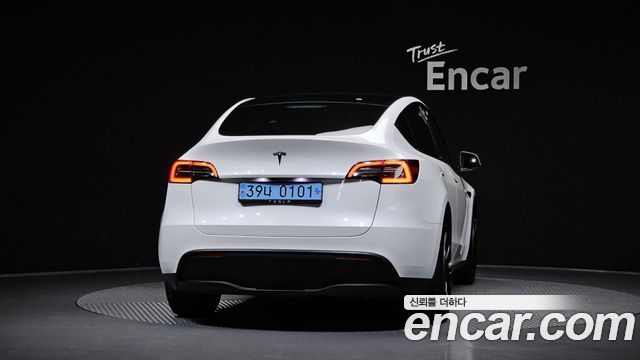 Tesla Model Y RWD 2024 — фото 4