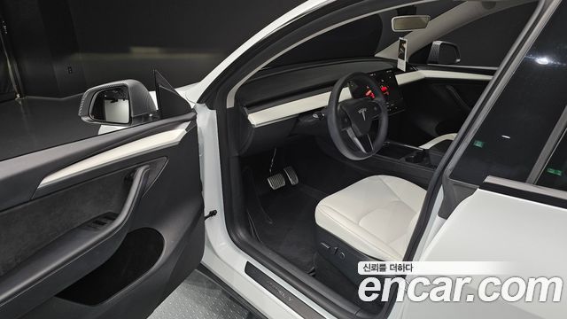 Tesla Model Y RWD 2024 — фото 10