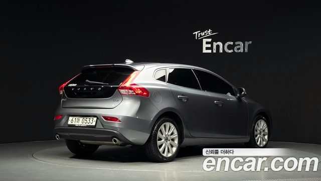 Volvo V40 D3 2nd 2016 — фото 2