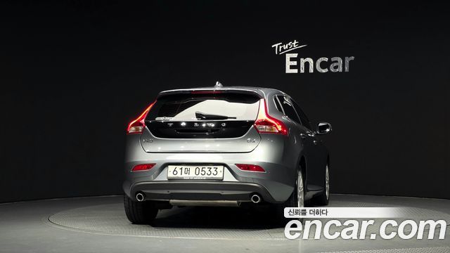 Volvo V40 D3 2nd 2016 — фото 4