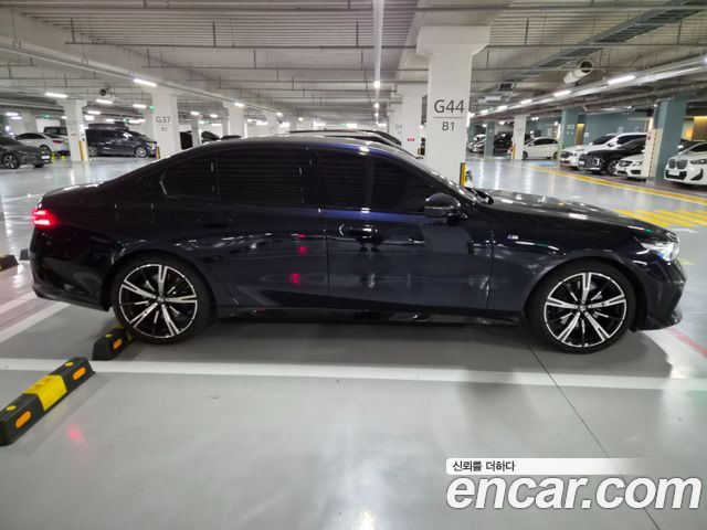 BMW 5 Series (G60) 530i xDrive M Sport 2025 — фото 3