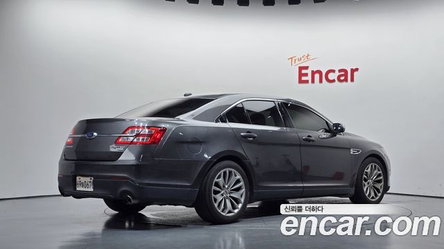 Ford Taurus 2.0 Limited EcoBoost 6th 2016 — фото 2