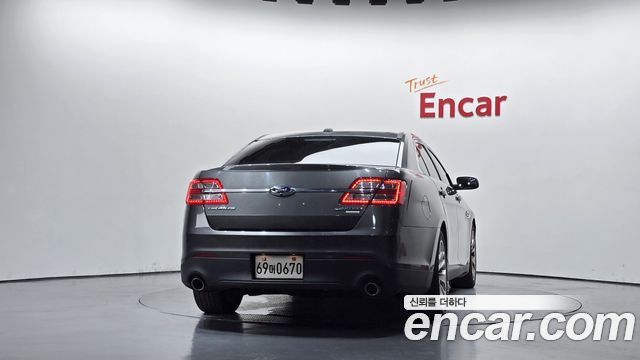 Ford Taurus 2.0 Limited EcoBoost 6th 2016 — фото 4