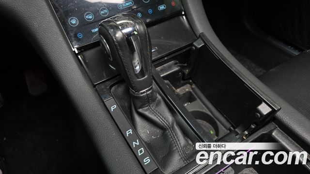 Ford Taurus 2.0 Limited EcoBoost 6th 2016 — фото 9