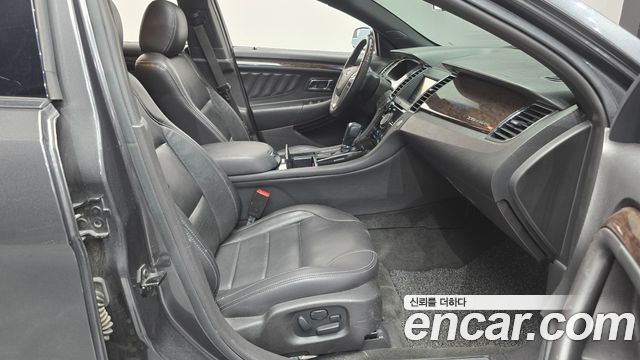 Ford Taurus 2.0 Limited EcoBoost 6th 2016 — фото 10