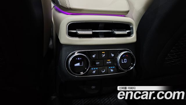 Genesis GV70 2.5T Gasoline 2WD 2024 — фото 30