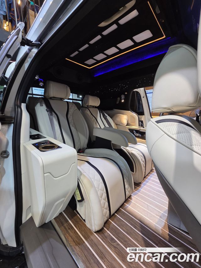 Kia Carnival (IV) Gasoline 9-seater Limousine(Special vehicle) 2023 — фото 7