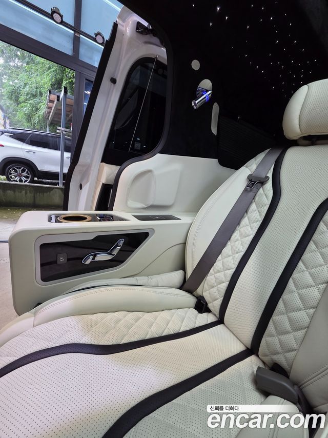 Kia Carnival (IV) Gasoline 9-seater Limousine(Special vehicle) 2023 — фото 14