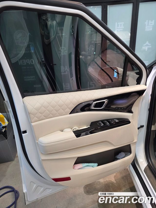 Kia Carnival (IV) Gasoline 9-seater Limousine(Special vehicle) 2023 — фото 19