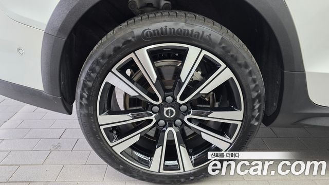 Volvo V60 Cross Country (II) B5 Ultimate AWD 2024 — фото 5