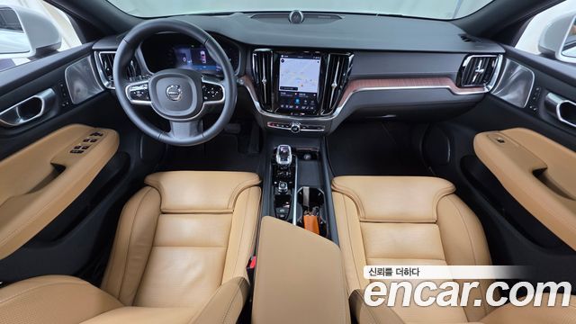 Volvo V60 Cross Country (II) B5 Ultimate AWD 2024 — фото 7