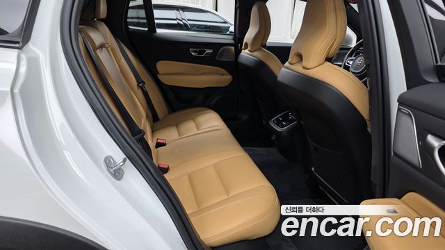 Volvo V60 Cross Country (II) B5 Ultimate AWD 2024 — фото 11