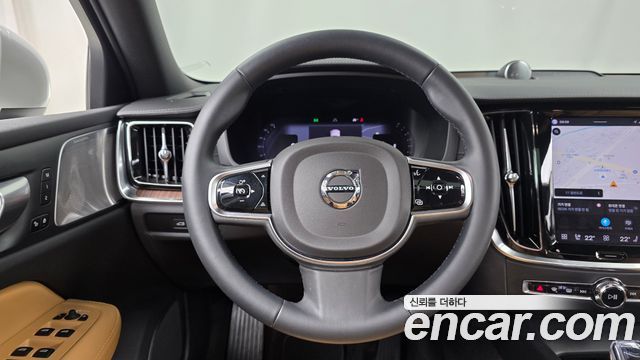 Volvo V60 Cross Country (II) B5 Ultimate AWD 2024 — фото 12