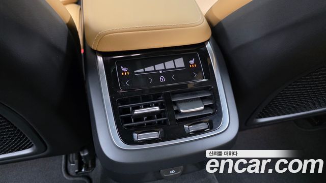Volvo V60 Cross Country (II) B5 Ultimate AWD 2024 — фото 18